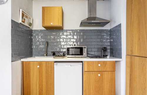 Barrio del Carmen Apartment | Modern Studio Apartment in the Heart of the Old Center