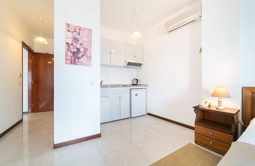 Notos Apartment | Comfortable Studio Apartment with Sea View & Balcony Access
