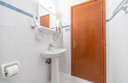 Notos Apartment | Seaside Studio Apartment with Balcony, Ocean View & Wi-Fi