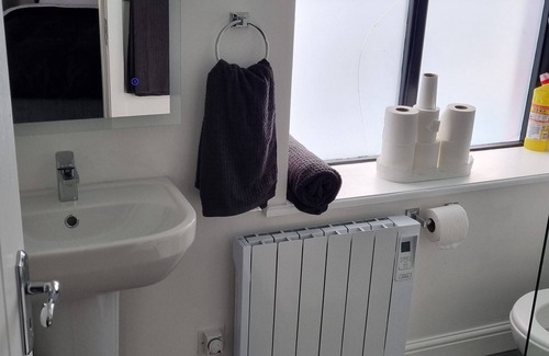 Athlone Apartment | Exceptional Studio Apartment in Athlone - Family Friendly Stay