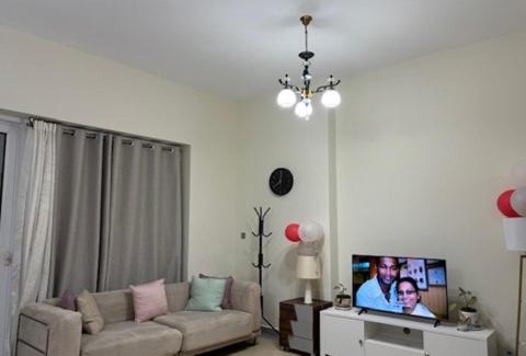 Barsha Heights Apartment | Cozy Studio Apartment Near Train Station with Pool & Ocean View
