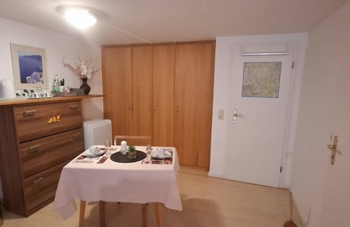 Linsengericht Apartment | Studio Apartment 'Spessartruhe' with Shared Terrace and Wi-Fi