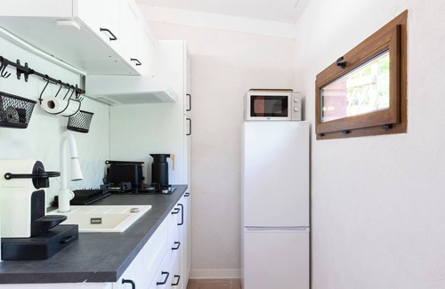 Osani Apartment | Studio Apartment 'De Mammo' with Mountain View, Wi-Fi and Air Conditioning