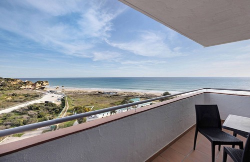 Torralta Apartment | Unforgettable Stay at Estúdio Vista Mar Atlântico with Pool