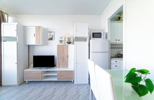Almerimar Apartment | Studio Apartment 'Estudio Almerimar' with Sea Views, Wi-Fi and Air Conditioning
