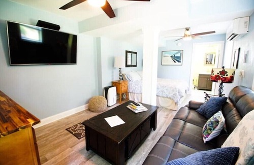Sea Scape Apartment | Ocean View Studio Apartment for Two - Guest Rated 10/10