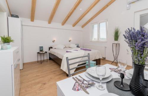 Gradina Apartment | Guest Rated 9.4: Studio Apartment Harmony NP Krka