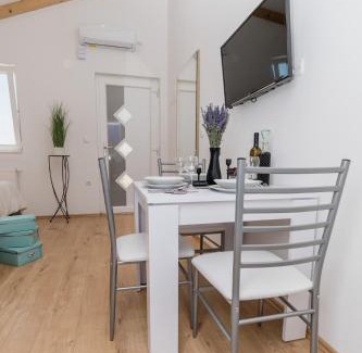 Gradina Apartment | Guest Rated 9.4: Studio Apartment Harmony NP Krka