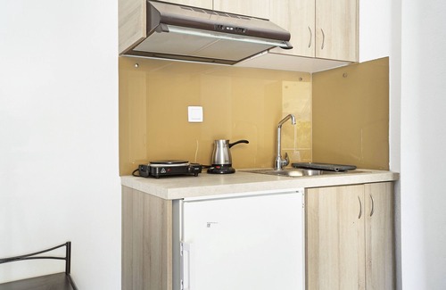 Pidima Kyras Apartment | Cozy Studio Apartment 'Iguana 8' with Oceanfront Views