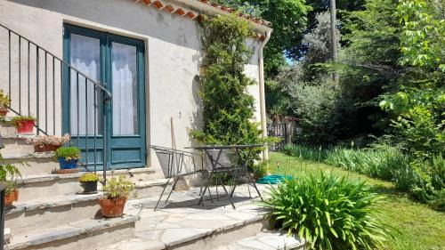 Bargemon Apartment | Comfortable Studio Apartment in Bargemon - Family-Friendly