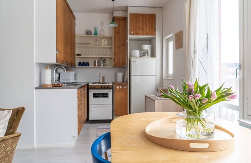 Katajanokka Apartment | Ideal Studio Apartment in Katajanokka with Breakfast & Kitchen
