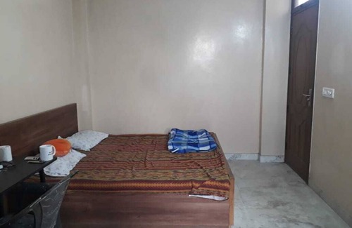 Malviya Nagar Apartment | Cozy Studio Apartment with City Walk Views & Pet Friendly