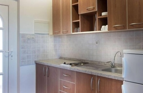 Caska Apartment | Seaview Studio Apartment in Novalja with Terrace & Pool