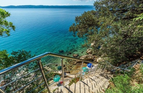 Pisak Apartment | Seaview Studio Apartment in Pisak with Pool & Terrace