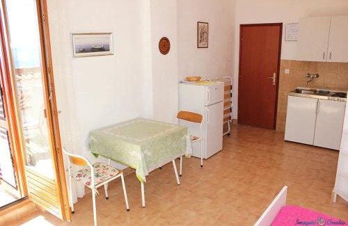 Pisak Apartment | Sea View Studio Apartment in Pisak with Balcony & Wi-Fi