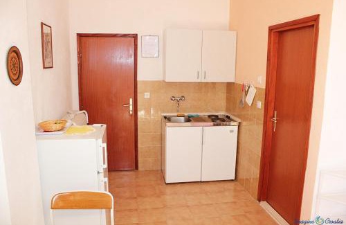 Pisak Apartment | Sea View Studio Apartment in Pisak with Balcony & Wi-Fi