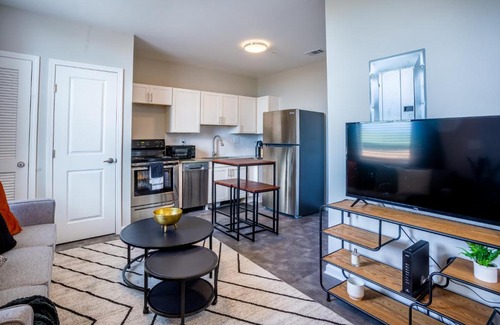 Central Business District Apartment | Ideal Studio Apartment in Downtown Mobile - 4-Star Rated