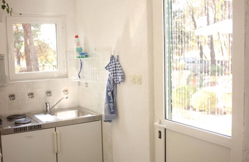 Veli Rat Apartment | Seaview Studio Apartment in Veli Rat with Balcony