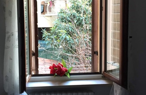 Est House | Studio apartment in Verona.