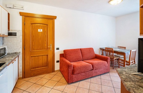 Rocca Pietore Apartment | Inviting Studio Apartment with Mountain View & Garden Access
