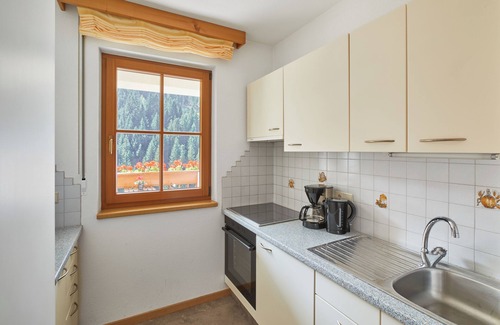Racines Apartment | Elegant Studio Apartment "Jaufenspitze Blasighof" with Garden