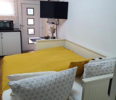 Meckenbeuren Apartment | Modern Studio-Apartment with Easy Contactless Check-In