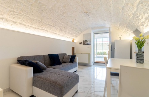 Mola di Bari Apartment | Cozy Studio 'La Porta Sul Mare - Ancora' with Ocean Views