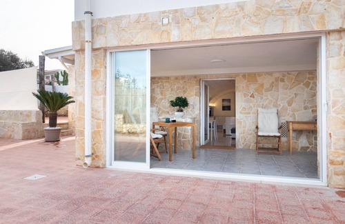 Mola di Bari Apartment | Cozy Studio 'La Porta Sul Mare - Ancora' with Ocean Views