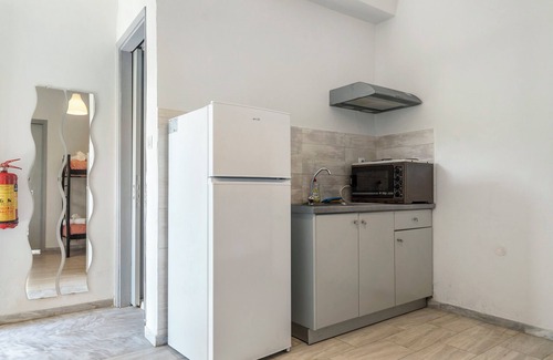 Zalongo Apartment | Inviting Studio Apartment 'Labros 1' with Mountain Views