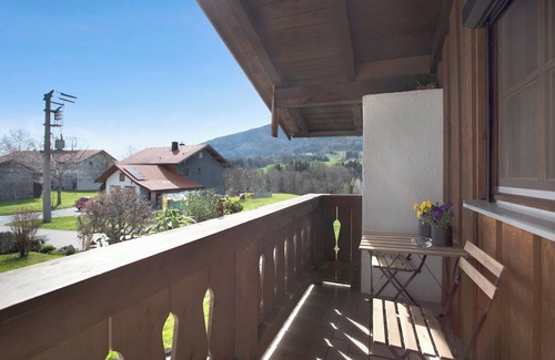 Teisendorf Apartment | Mountain View Studio Apartment 'Lackner' with Balcony & Wi-Fi