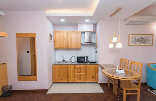 Hattiban Apartment | Family-Friendly Retreat at Lalit Service Apartment