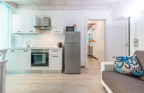 Carloforte Apartment | Oceanfront Studio Apartment "Loft la Perla" with A/C & Wi-Fi