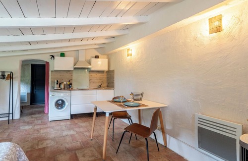 Apt Apartment | Cozy Studio 'Maison Marvic' with Pool, Wi-Fi & Kitchen