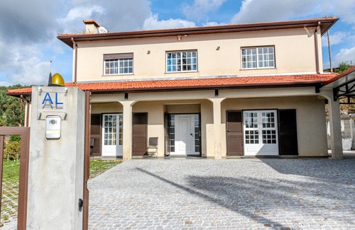 Arouca Apartment | Studio Apartment 'Martins House' with Mountain View, Wi-Fi and Air Conditioning