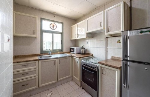 Al Sharq Apartment | Cozy Studio Apartment Steps from Fazran Cafe