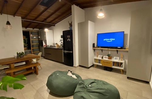 Robledo Apartment | Studio apartment near Hospital Pablo Tobon Wifi 500 Mbps