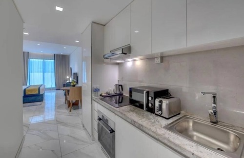 Al Mankhool Apartment | Convenient Studio Apartment Near Sharaf Dg Metro