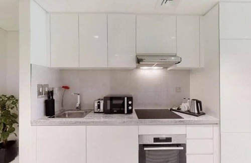 Al Mankhool Apartment | Convenient Studio Apartment Near Sharaf Dg Metro