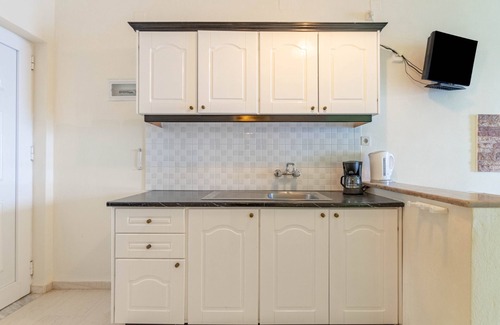 Agia Pelagia Chlomou Apartment | Seaside Studio 'Nikos' with Ocean View & Pet-Friendly Amenities