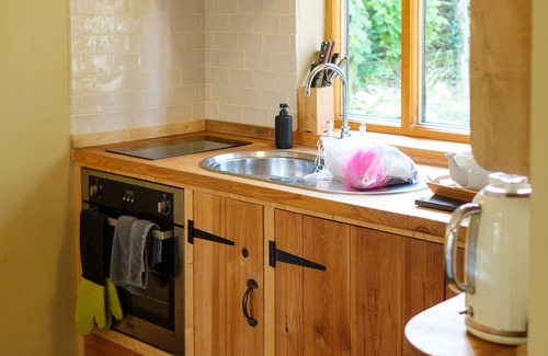 Thetford Apartment | Prime Studio Apartment with Hot Tub and Top Guest Ratings