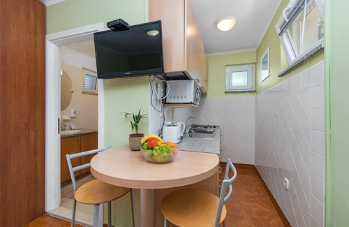 Sukosan Apartment | Cozy Studio Apartment Oleander with Oceanfront Views