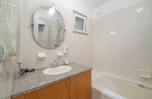 Sukosan Apartment | Cozy Studio Apartment Oleander with Oceanfront Views