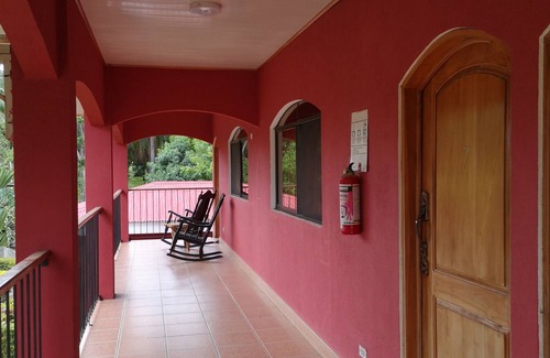 Parrita Apartment | Cozy Studio Apartment 3 Miles from the Ocean with Pool