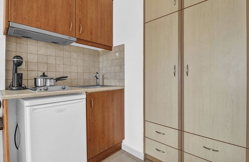 Pondi Apartment | Cozy Studio Apartment 'Panorama 2' with Ocean View & Wi-Fi