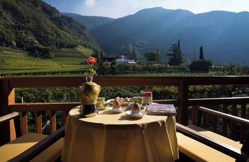 Terlano Apartment | Mountain View Studio Apartment with Pool & Wi-Fi Access