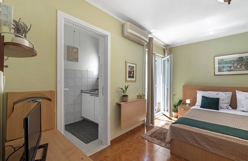 Sukosan Apartment | Oceanfront Studio Apartment Ruzmarin with Kitchen Amenities