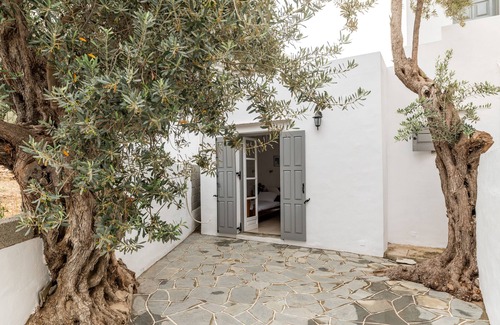 Vathi Apartment | Cozy Sea View Studio Apartment 'Sifnos 5' with Wi-Fi