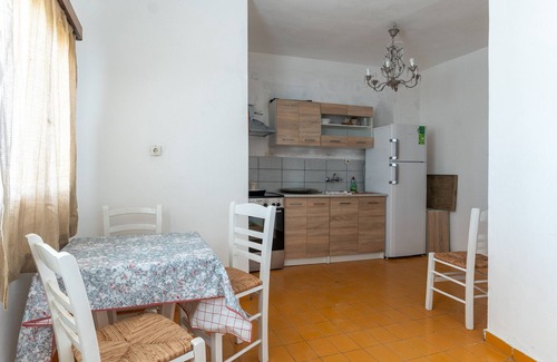 Apollonia Apartment | Studio Apartment 'Sifnos 7' with Sea View, Wi-Fi and Air Conditioning