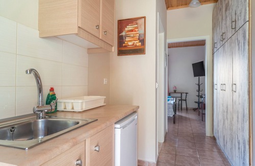 Spanokhorion Apartment | Studio Apartment 'Two Adults No 1' with Sea View, Wi-Fi and Air Conditioning