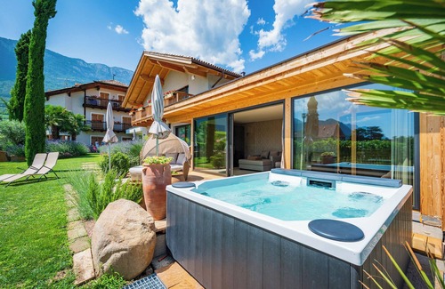 St. Pauls Apartment | Cozy Mountain View Studio Apartment with Pool & Wi-Fi